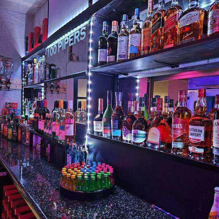 Welcome to 100 Pipers Hotel